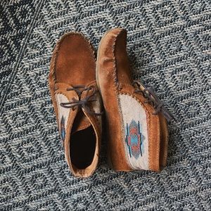 Minnetonka El Paso Ankle Boots